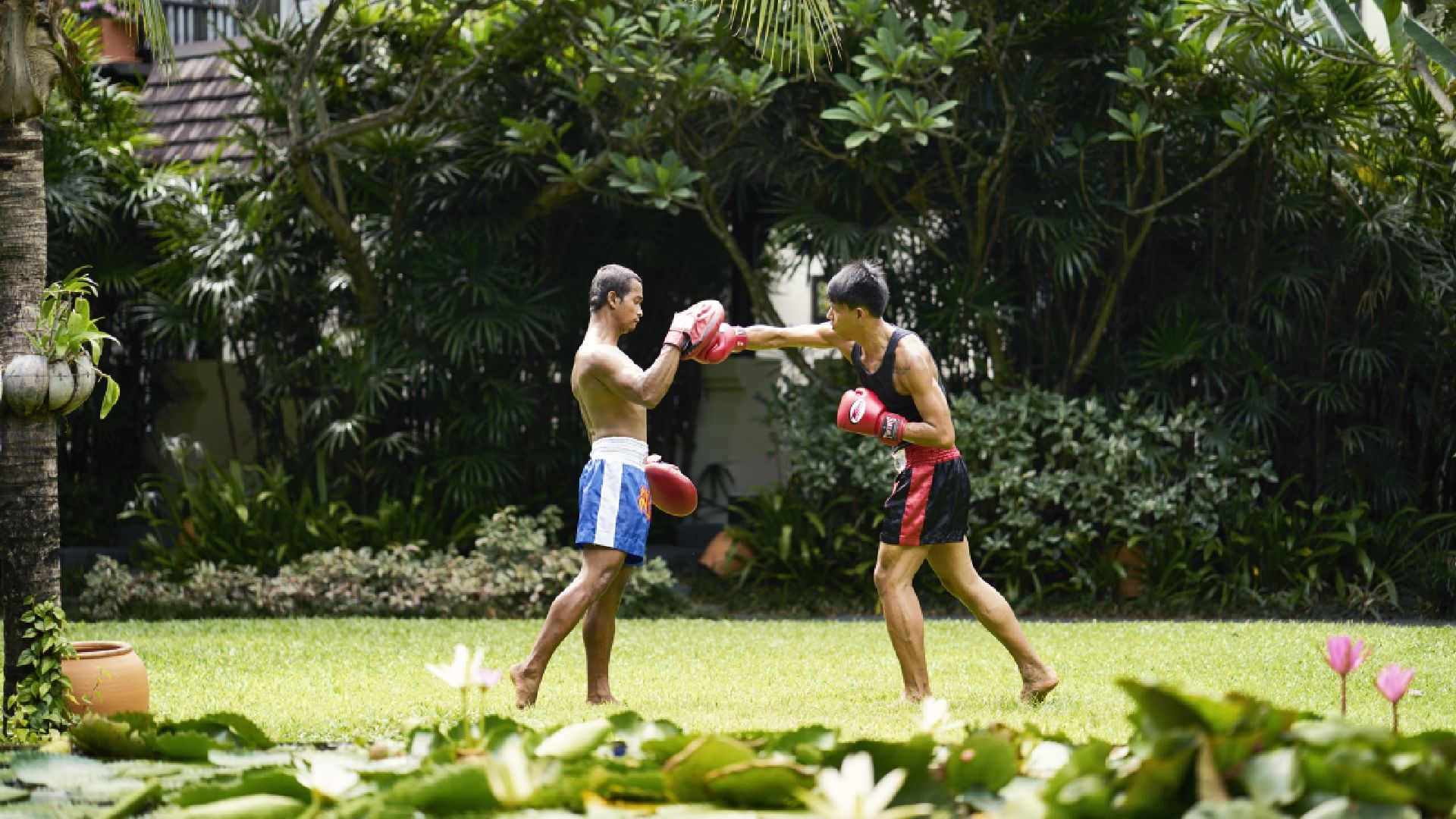 Anantara_Bophut_Thai Boxing in Resort Garde