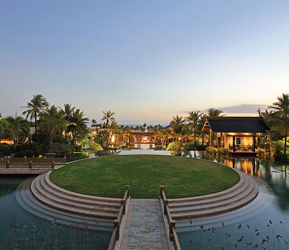 Capella-Tufu-Bay-Hainan.jpg