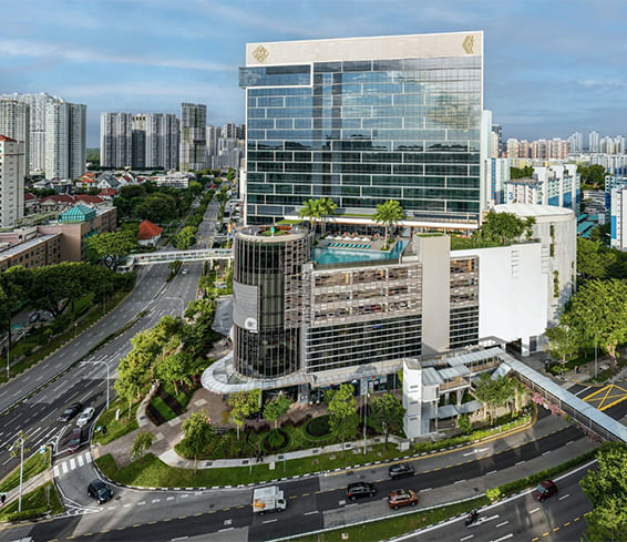 Momentus-Hotel-Alexandra.jpg